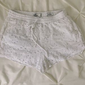 Eyelet loose shorts